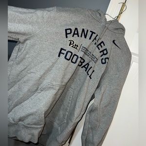 grey nike heavyweight sweatshirt